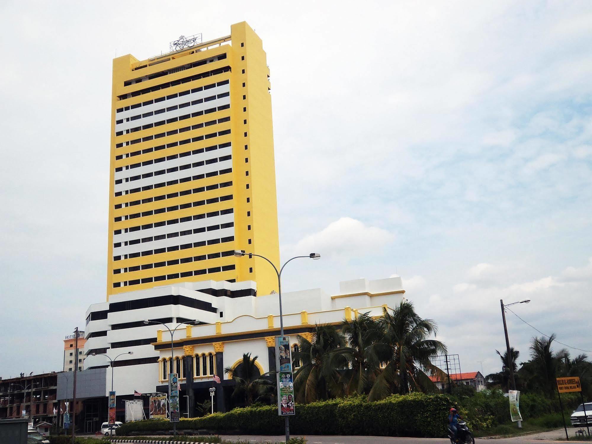 The Emperor Hotel Malacca Exteriör bild